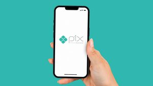 Pix se consolida como o meio de pagamento mais utilizado pelos brasileiros (Imagem: Diego Thomazini | Shutterstock)