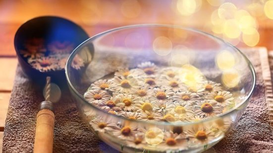 Os rituais de Iemanjá ajudam a ressignificar sentimentos, aliviar a ansiedade e trazer mais serenidade e equilíbrio para o corpo e a mente (Imagem: elizaveta66 | Shutterstock)