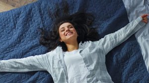 Alguns signos tendem a agir com mais calma e priorizar conforto no cotidiano (Imagem: MAYA LAB | Shutterstock)