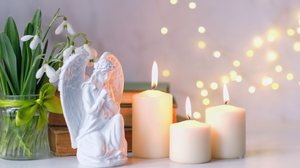 O Dia dos Finados é uma data para se lembrar de pessoas queridas que partiram (Imagem: ju_see | Shutterstock)