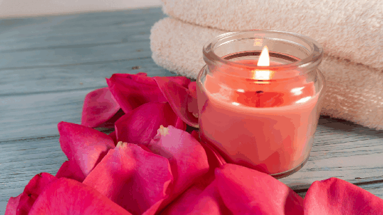 Algumas simpatias são tradicionalmente utilizadas para fortalecer intenções ligadas ao amor e à abundância (Imagem: Gabriela Flores Espinosa | Shutterstock)