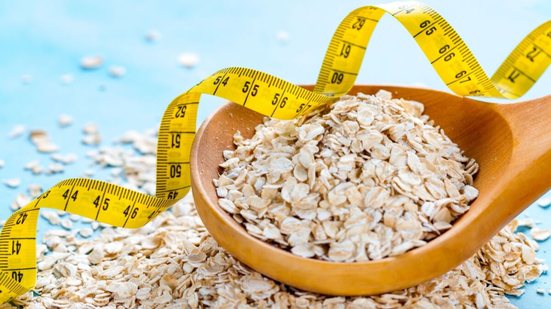 O cuidado com a alimentação ajuda na perda de peso (Imagem: goffkein.pro | Shutterstock)