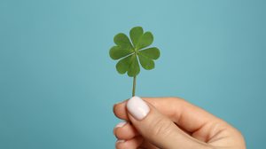 Os amuletos são muito utilizados para proteção e prosperidade (Imagem: New Africa | Shutterstock)