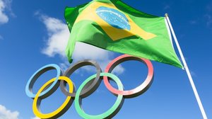 Atletas olímpicos brasileiros marcaram a história com feitos que transcendem o pódio (Imagem: lazyllama | Shutterstock)