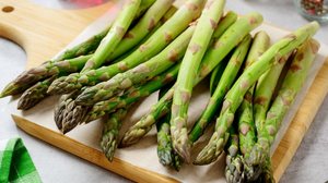 O aspargo é um alimento nutritivo e benéfico para a saúde (Imagem: nelea33 | Shutterstock)