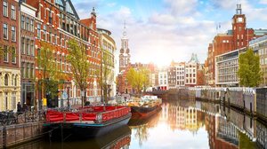 Fora das rotas mais comuns da Europa, há destinos ideais para quem ama música, história e gastronomia (Imagem: Yasonya | Shutterstock)