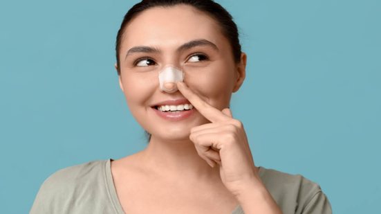 Cuidados no verão são importantes para garantir uma boa cicatrização da pele (Imagem: Pixel-Shot | Shutterstock)