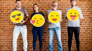 Os emojis tornaram-se um dos recursos de comunicação mais universais da era digital (Imagem: Rawpixel.com | Shutterstock)