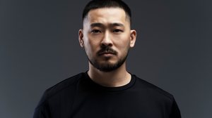 Alguns cortes de cabelo são ideais para homens que buscam praticidade no dia a dia (Imagem: AYO Production | Shutterstock)