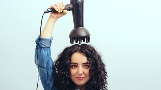 O volume dos anos 90 voltou com tudo e tomou conta das redes sociais (Imagem: Volurol | Shutterstock)