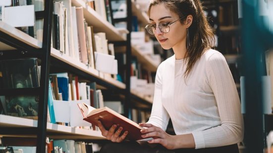 Cuidar da saúde mental também faz parte da preparação para o Enem (Imagem: GaudiLab | Shutterstock)