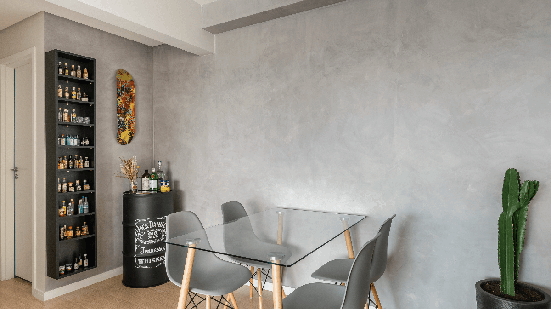 Os ambientes podem refletir a história dos moradores de forma equilibrada (Projeto: Camila Palladino | Imagem: Henrique Ribeiro)