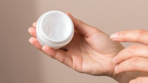 A escolha correta da pomada modeladora oferece mais praticidade e controle aos penteados (Imagem: Andrei David Stock | Shutterstock)