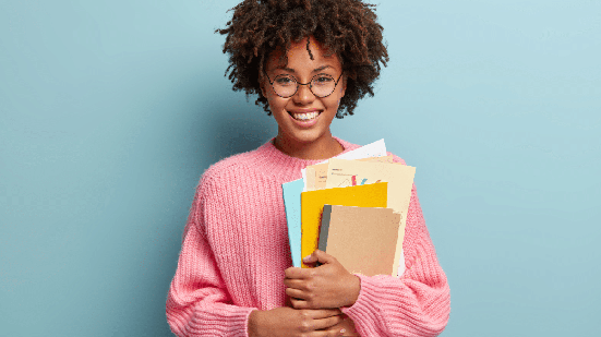A organização do tempo e a construção de uma rotina equilibrada são fatores essenciais para um aprendizado mais eficiente (Imagem: Cast Of Thousands | Shutterstock)