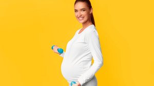 A atividade física é uma aliada poderosa para a qualidade de vida e o bem-estar na gravidez (Imagem: Prostock-studio | Shutterstock)