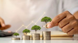 O planejamento financeiro evita que o dinheiro desapareça tão rapidamente quanto chegou (Imagem: MEE KO DONG | Shutterstock)