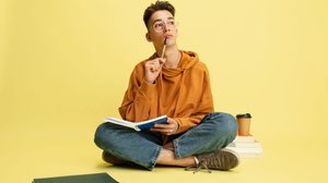 O hífen é um sinal gráfico utilizado na Língua Portuguesa para ligar palavras ou elementos (Imagem: Anton Vierietin | Shutterstock)