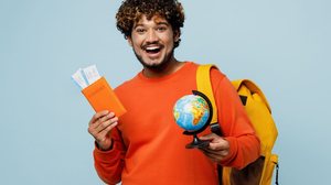 Ingresso em universidades do exterior exige preparação não apenas para o vestibular, mas para competir em um cenário global (Imagem: ViDI Studio | Shutterstock)