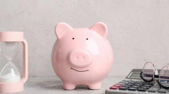 É possível organizar a vida financeira até o fim de 2025 (Imagem: Pixel-Shot | Shutterstock)