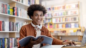 Algumas temáticas costumam ser cobradas com frequência no Enem (Imagem: fast-stock | Shutterstock)