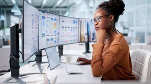 Antes de crescer, é preciso garantir recursos suficientes para sustentar novos custos e manter a operação equilibrada  (Imagem: Andrey_Popov | Shutterstock)