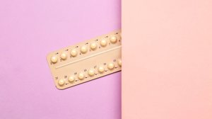 Situações e hábitos podem reduzir o efeito do anticoncepcional (Imagem: Pixel-Shot | Shutterstock)