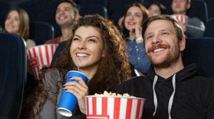 Outubro reserva grandes lançamentos no cinema (Imagem: Nestor Rizhniak | Shutterstock)
