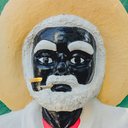 Os Pretos Velhos representam sabedoria e acolhimento, trazendo orientação, calma e equilíbrio para os momentos de dificuldade (Imagem: Rainbow Witch  | Shutterstock)