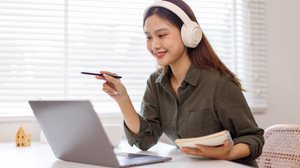 Pequenos ajustes na rotina podem tornar o processo de aprendizado mais sólido, eficiente e duradouro (Imagem: David Gyung | Shutterstock)