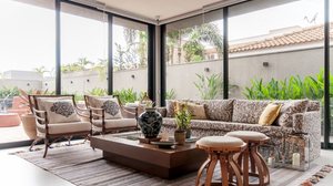 A primavera traz frescor e leveza para a decoração (Projeto: Paiva e Passarini Arquitetura | Imagem: Xavier Neto)