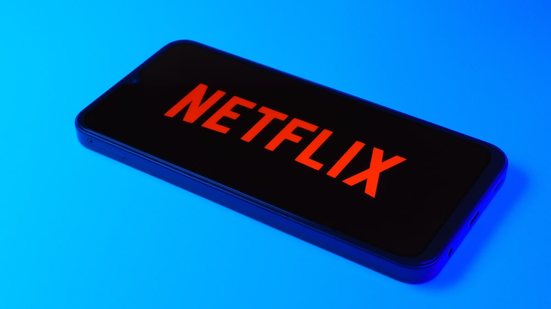 Os lançamentos reservam muita emoção, comédia e histórias envolventes para os assinantes da Netflix (Imagem: JarTee | Shutterstock)
