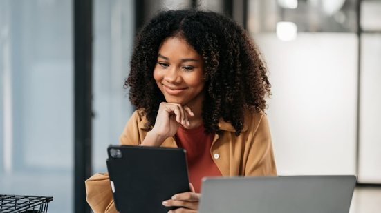 Negócios inovadores têm o potencial de transformar o mercado e a economia (Imagem: THICHA SATAPITANON | Shutterstock)