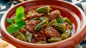 Carne com quiabo (Imagem: Thao Lan | Shutterstock)