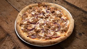 Pizza de atum (Imagem: PHLD Luca | Shutterstock)