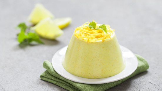 Pudim cremoso de limão (Imagem: Aksana Ban | Shutterstock)