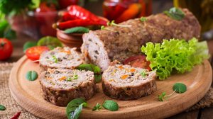 Rocambole de carne (Imagem: Timolina | Shutterstock)