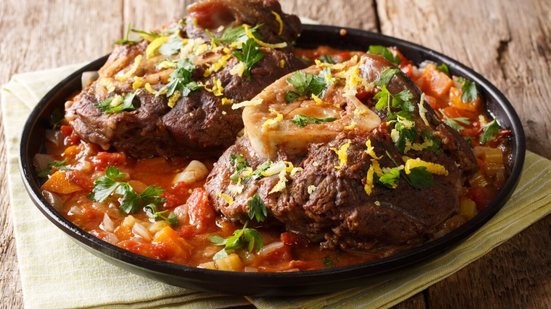 Ossobuco com molho de tomate (Imagem: AS Foodstudio | Shutterstock)