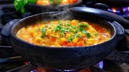 Moqueca de banana-da-terra (Imagem: Marcelo Moryan | Shutterstock)