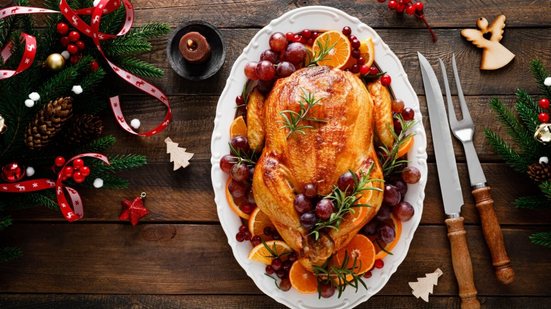 Frango assado com laranja (Imagem: Sea Wave | Shutterstock)