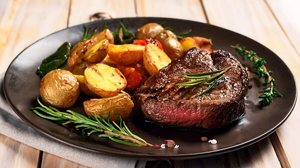 Fraldinha com batata e ervas (Imagem: b113 | Shutterstock)