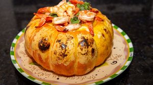 Camarão na abóbora-moranga (Imagem: Adilson Sochodolak | Shutterstock)