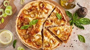 Quiche de frango com alho-poró (Imagem: natkinzu | Shutterstock)