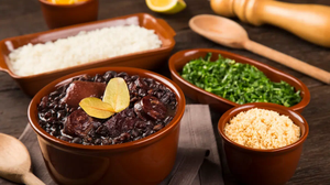 Feijoada (Imagem: WS-Studio | Shutterstock)