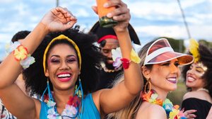 Alguns signos são fortemente ligados ao Carnaval (Imagem: Vergani Fotografia | Shutterstock)