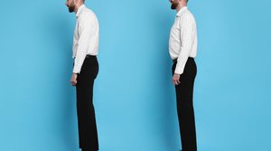 Ter uma boa postura é fundamental para o bom funcionamento do corpo (Imagem: New Africa | Shutterstock)