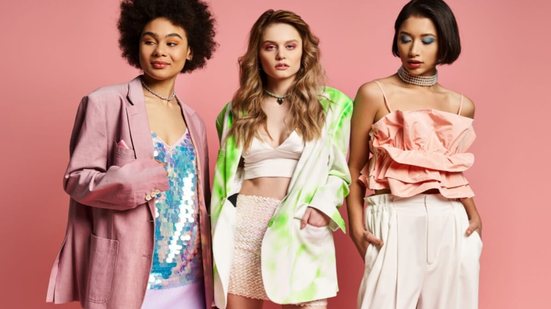 A primavera permite usar a criatividade na produção de looks mais alegres (Imagem: LightField Studios | Shutterstock)