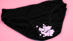 Nem todo corrimento vaginal é sinal de doença (Imagem: Yomal2233 | Shutterstock)