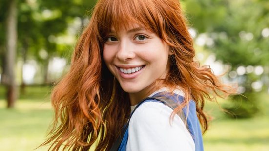 Os cabelos ruivos seguem em alta na primavera (Imagem: Inside Creative House | Shutterstock)