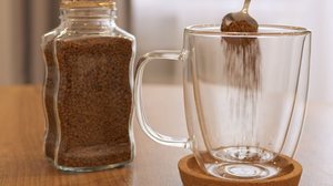 A composição de certos alimentos em pó pode prejudicar a saúde (Imagem: Traveler0205 | Shutterstock)