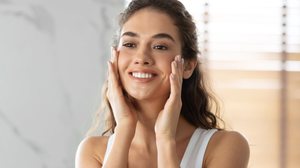 A niacinamida auxilia o metabolismo celular e a recuperação de tecidos (Imagem: Prostock-studio | Shutterstock)